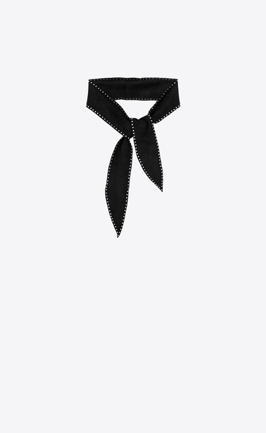 petit Chocker en suède orné de studs
